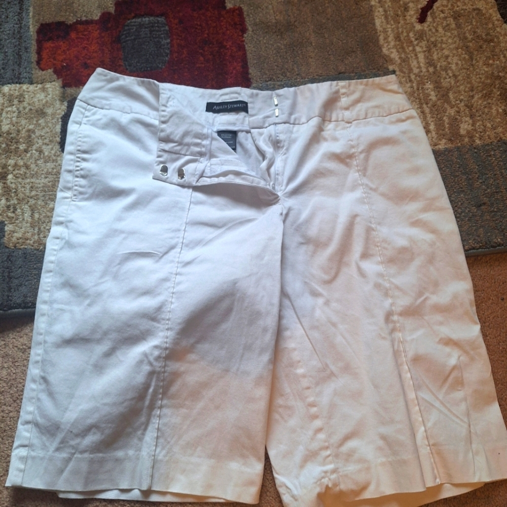 Mid rise shorts